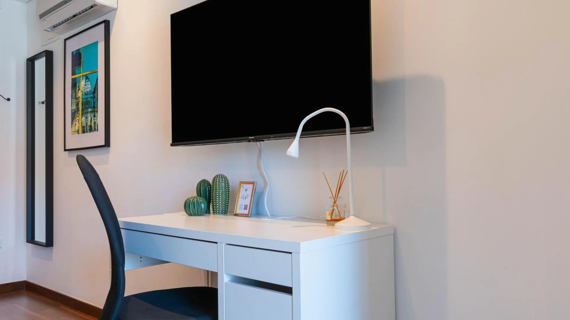 Guest house 7Min To Uni Se-Velha - Ac - Work Desk - 300Mbs Wifi - Suite 6 Coimbra